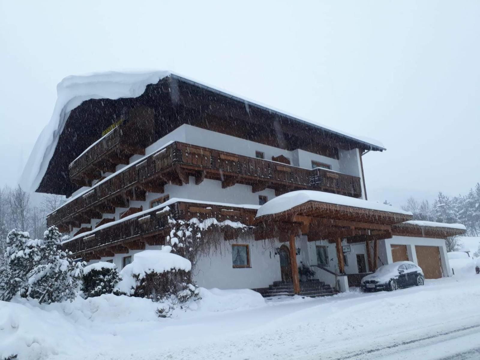 Pension Appartements Via Claudia Lermoos Rum bild
